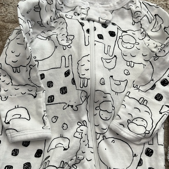 Carter’s PJs - Picture 2 of 3